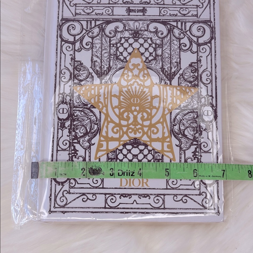 Dior Gold Star Holiday Notebook - Picture 10 of 11